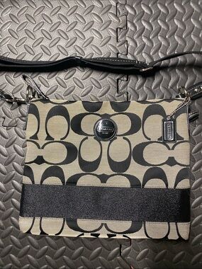 COACH Signature Stripe Purse Crossbody Shoulder Bag Women's Black Brown F17435
